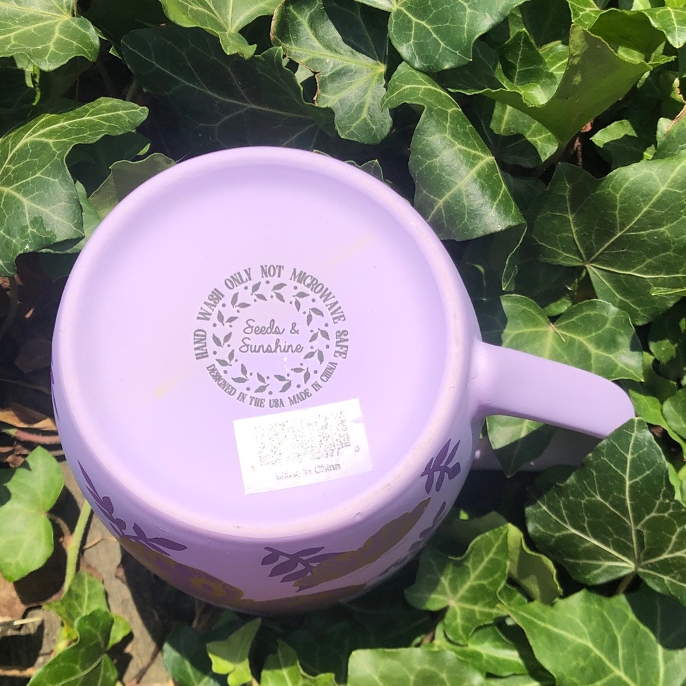 Lilac Butterfly Ceramic Mug with Gold Accent - Picture 4 of 4